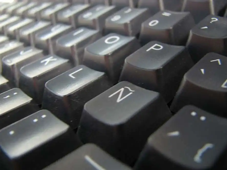 The curious origin of the letter ñ 4 Teclado con ñ