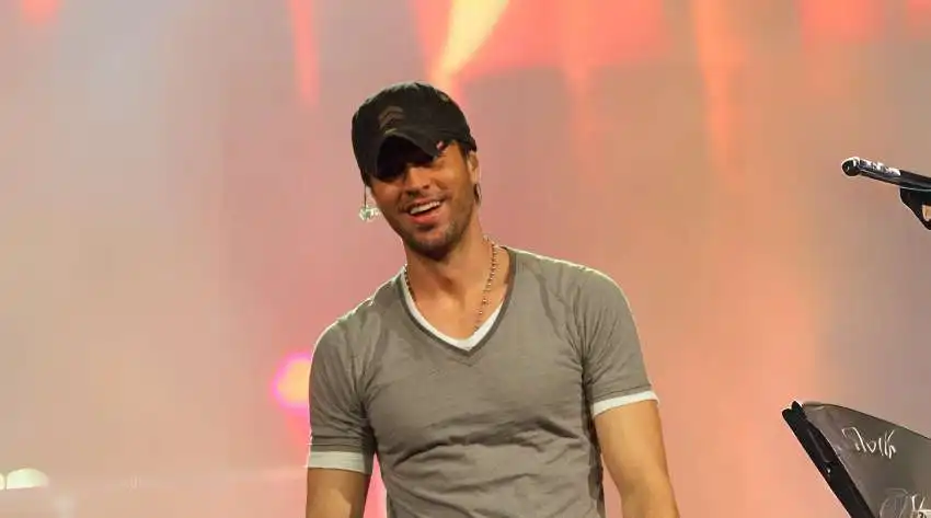 Music 112 Bailando – Enrique Iglesias