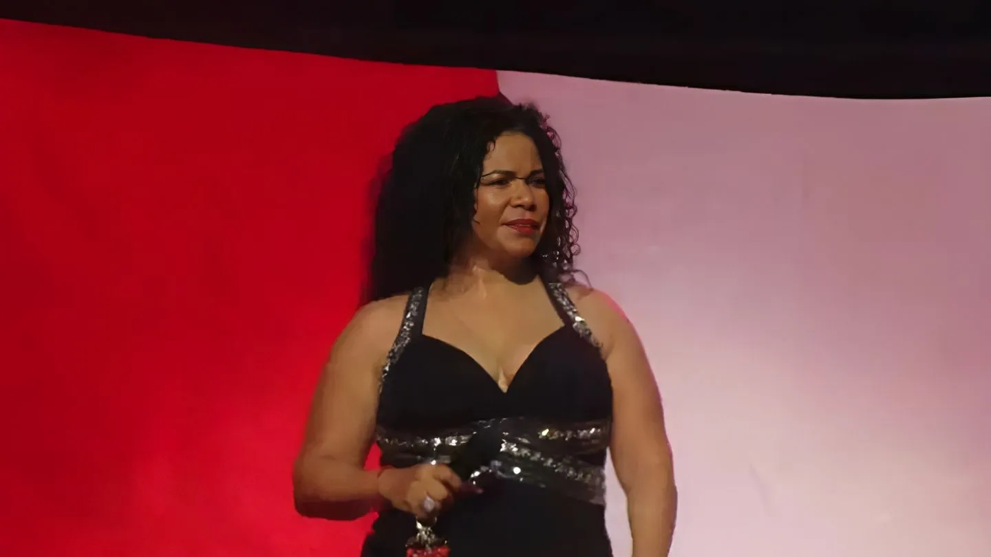 Music 105 Eva Ayllon