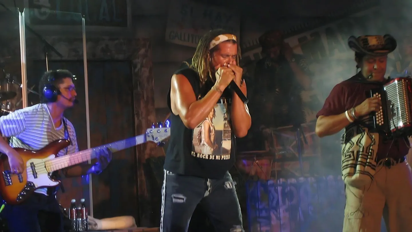 Carlos Vives: El maestro de los ritmos colombianos 7 Carlos Vives: El maestro de los ritmos colombianos