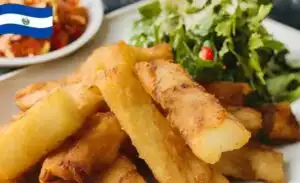 Receta de Yuca Frita: Delicia Crujiente de El Salvador 150 Cocina de El Salvador: un sabroso viaje a través de la tradición, y los ingredientes