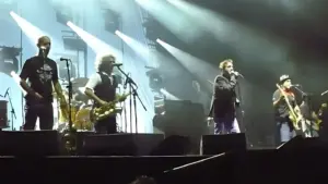 Atahualpa Yupanqui: el trovador de las pampas y guardián del folklore argentino 3 Los Fabulosos Cadillacs: Ska, Rock y la rebelión rítmica de Argentina