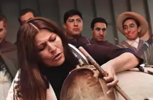 Atahualpa Yupanqui: el trovador de las pampas y guardián del folklore argentino 4 Mercedes Sosa: La voz de América Latina y el pájaro cantor de Argentina