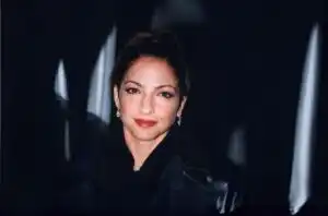 UNESCO en Cuba 400 Biografía de Gloria Estefan: un viaje de ritmo, resiliencia y revolución