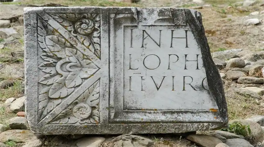 kc Art00021 F01d01P cc Px aut George Ion Senecaescult